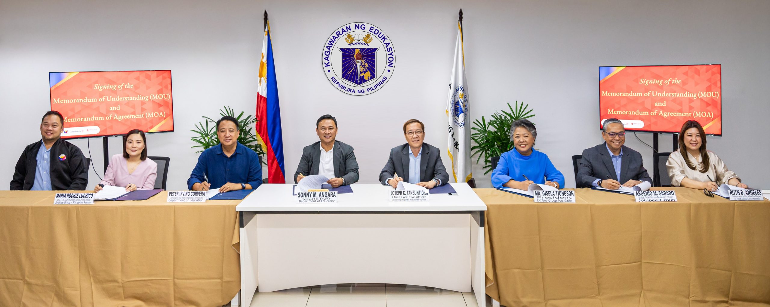 Jollibee Group, DepEd Partner to Empower Future Food Service Professionals and Build Classrooms for Filipino Learners thumbnail