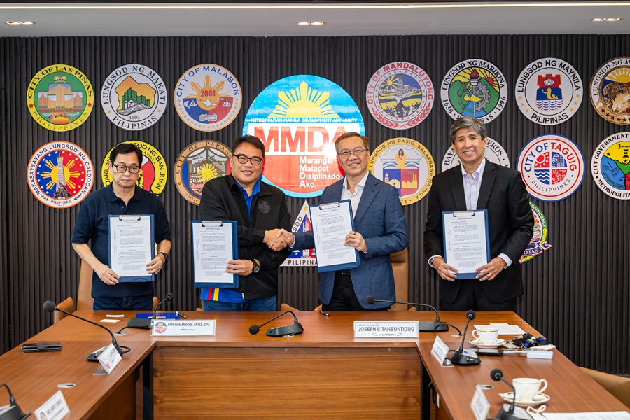 MMDA, Jollibee Group Launch Incentive Program to Encourage Plastic Recycling thumbnail