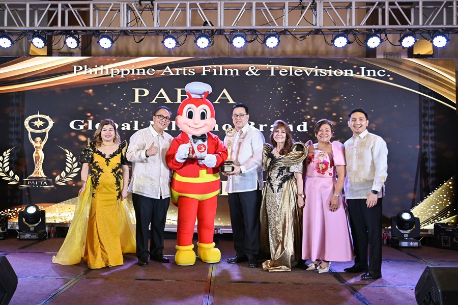Jollibee Group Executive Chairman Dr. Tony Tan Caktiong, Jollibee Honored at the Inaugural PAFTA Awards thumbnail