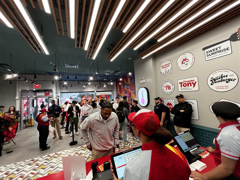 Jollibee Expands North America Footprint to 109 Stores with New Manhattan Location thumbnail